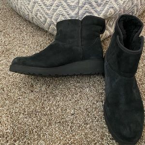 Women’s Ugg boots with a mini plat form